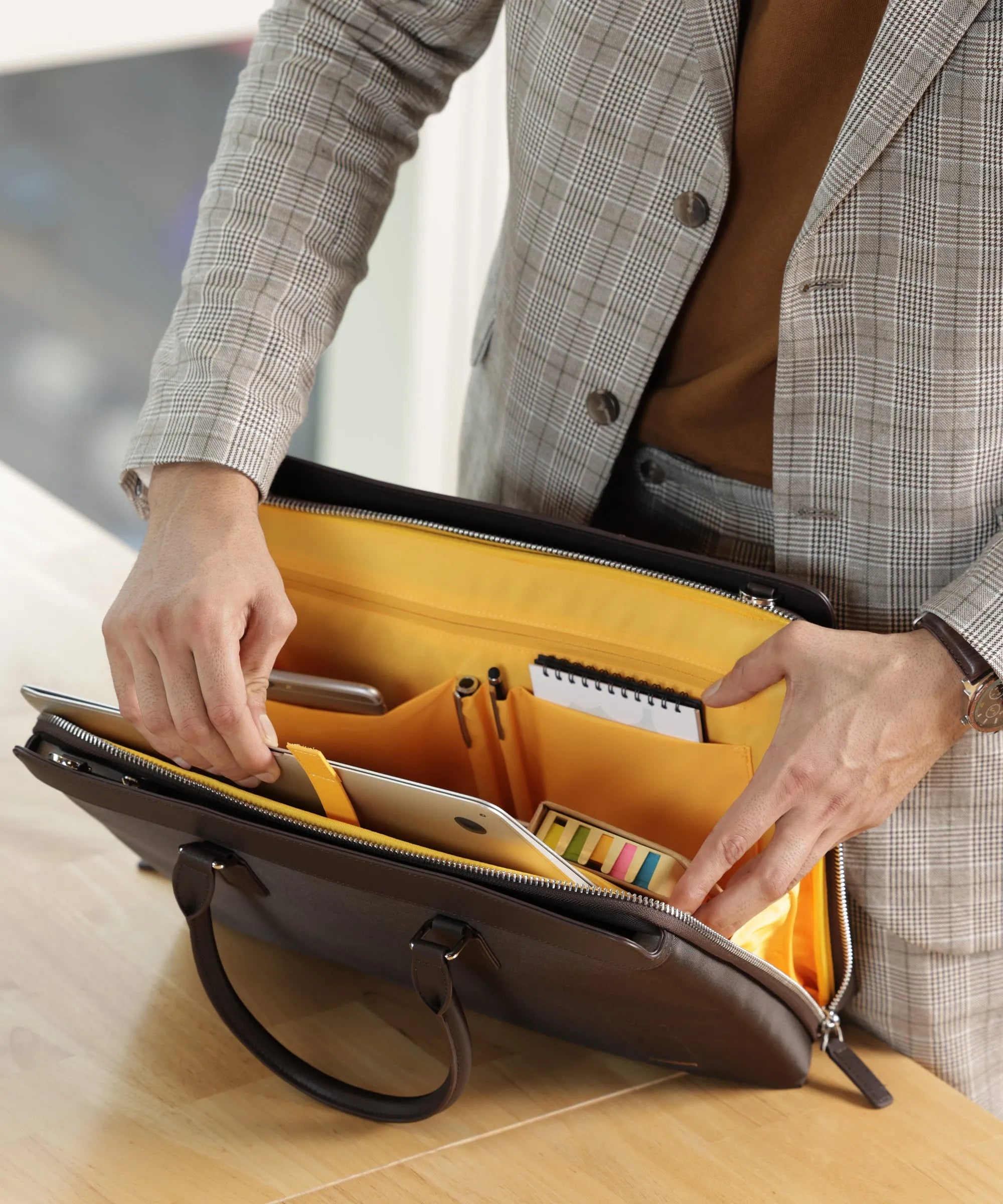 Color_Flawsome | The Briefcase Pro