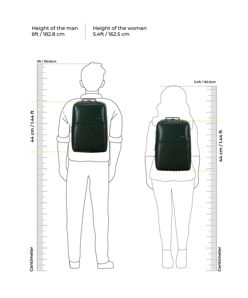Color_Deep Black | The Backpack Pro - 21 L