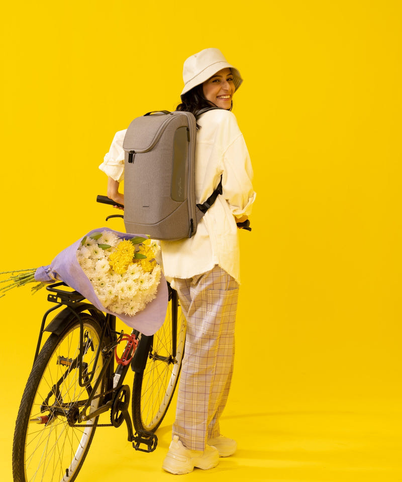 Color_ {{ variants_option }} | The Transit Backpack - 30L (v1.0)