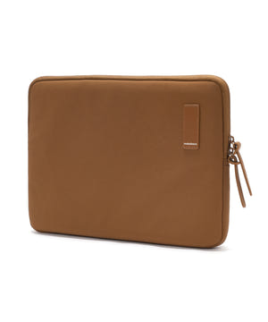 Color_Bear Hug | The Aisle Laptop Sleeve - 14 inch