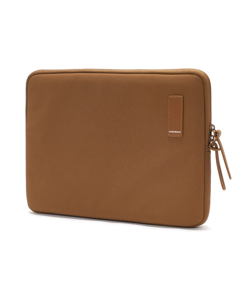 Color_Bear Hug | The Aisle Laptop Sleeve - 14 inch