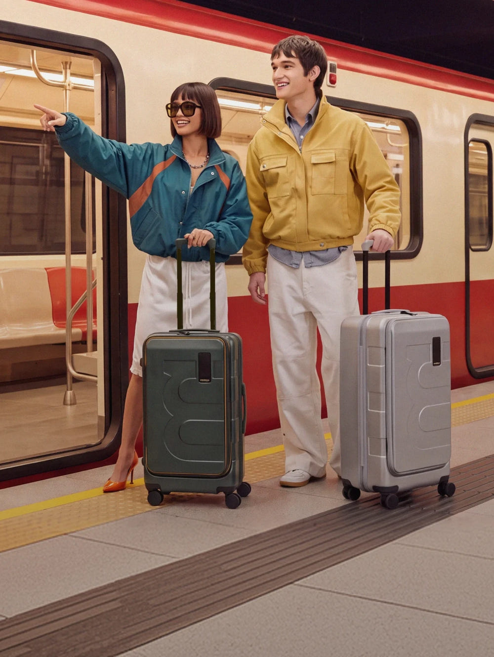 Explore Em Luggage